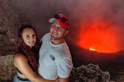 Vulcão Masaya e lagoa Apoyo: Vista da lava e banho