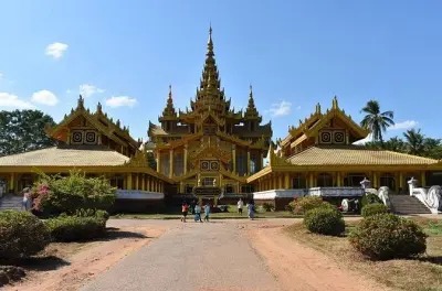 Full day Bago tour from Yangon: Shwemawdaw Pagoda and monks' alms