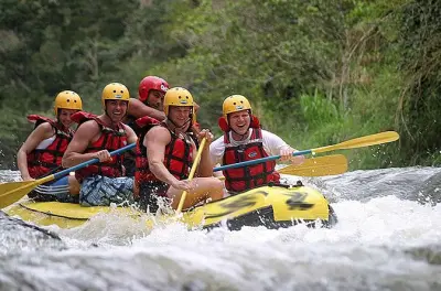 Rafting am Rio Mambucaba bei Paraty mit Guide und Boot