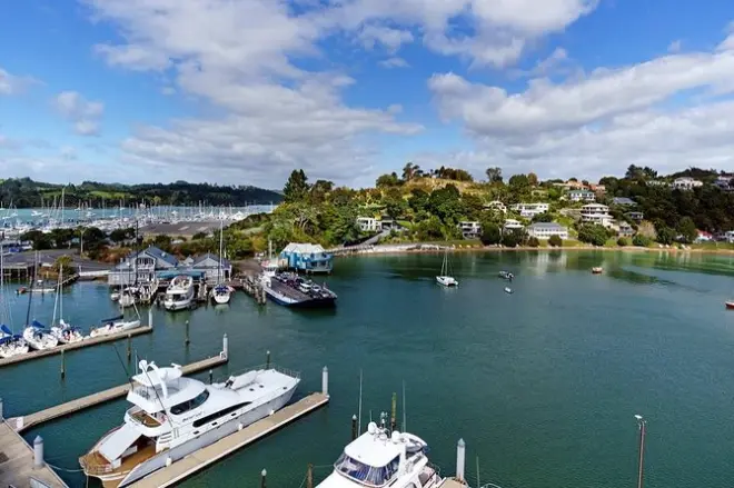 Thriller tour baie des îles : Frissons en trike V8 à travers Paihia