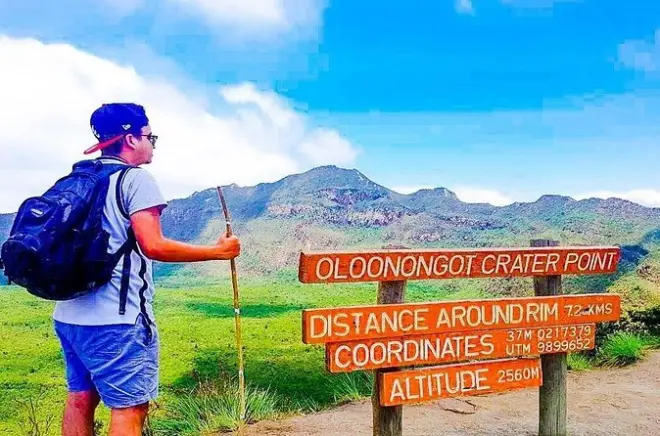 Mount Longonot Wanderung: Kraterrand und Blick auf den Lake Naivasha