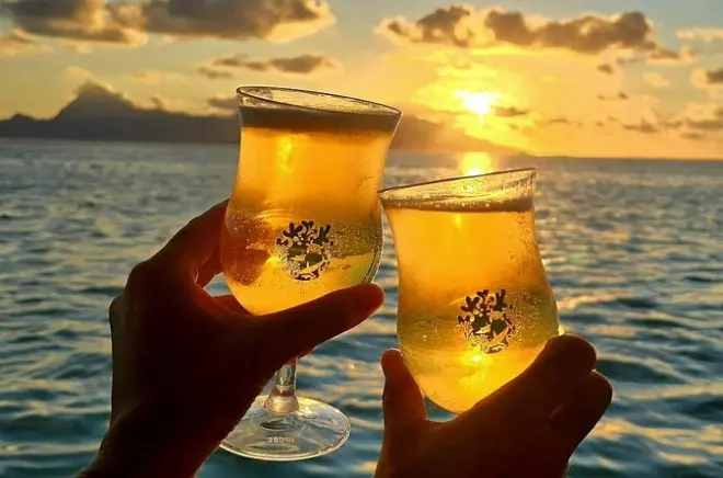 Gita in barca al tramonto a Tahiti: Guarda Moorea dalla laguna