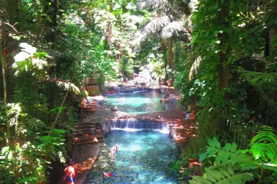 Hidden Valley Springs: Heiße Quellen & Wasserfälle