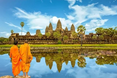 Découvrez angkor wat, bayon, ta prohm et le lac tonlé sap en 3 jours. visite guidée avec promenade en bateau, conseils locaux et transferts hôteliers à siem reap.