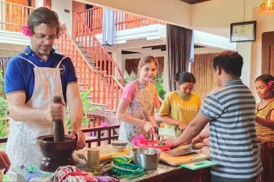 Apprenez à cuisiner le poulet Amok à Phnom Penh en cours khmer