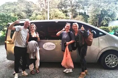 San José Airport to La Fortuna Private Transfer: WiFi and restroom on board