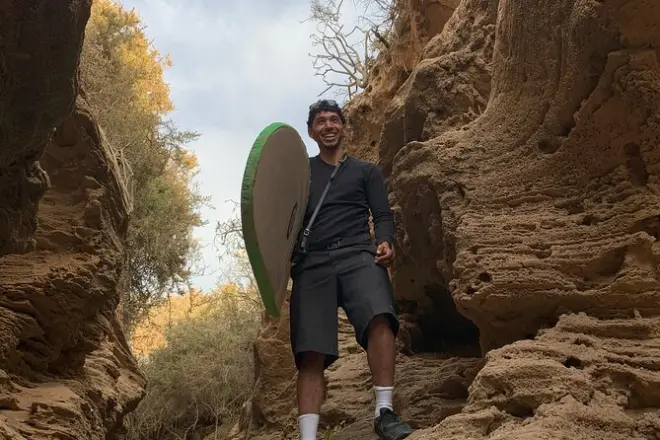 Sandboarding al tramonto sulle dune di Agadir: Falò e tè