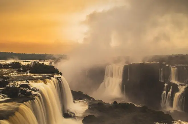 Iguaçu Falls Sunrise Tour: Before the Crowds Arrive