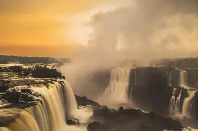 Amanecer en cataratas de Iguaçu, disfruta sin multitudes temprano