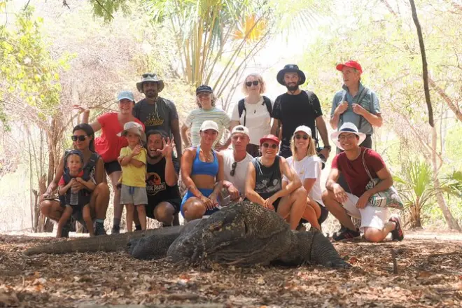Schnorcheln und Segeln im Komodo-Nationalpark auf Phinisi-Boot