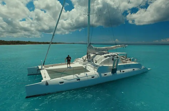 Catamarano privato per Catalina: Personalizza la tua giornata ideale