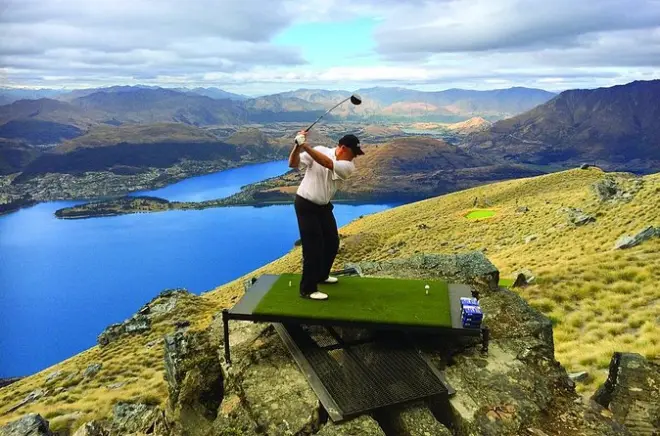 Altitude Golf per Hubschrauber ab Queenstown: Höchstes Par 3