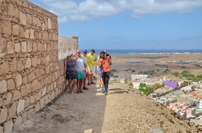 Tour privado por la isla de Sal: Shark Bay, lago salado y ojo azul