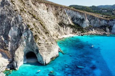 Zakynthos privado 2 dias: Praia Navagio e cavernas azuis
