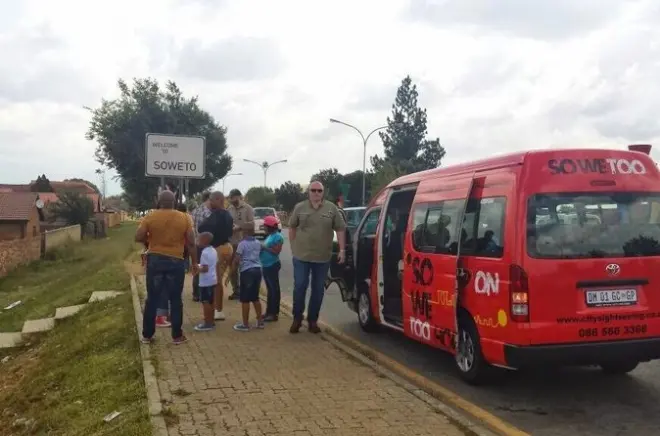 Johannesburg Hop-On Hop-Off mit geführtem Soweto-Kleingruppentour