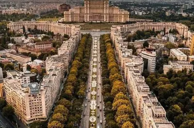 Tour di Bucarest in auto: Parlamento e piazza della Rivoluzione