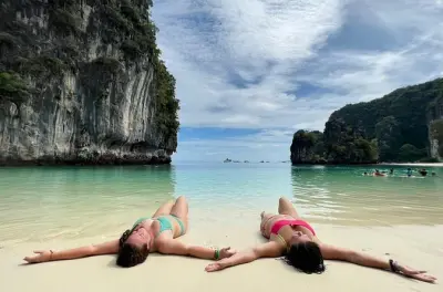 Hong Island snorkeling con nuotata notturna bioluminescente