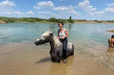 Cabalgata desde Astana hasta el mausoleo de Kabanbai Batyr