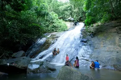 Batu Caves, Heiße Quellen und Templer Park: Private Tour