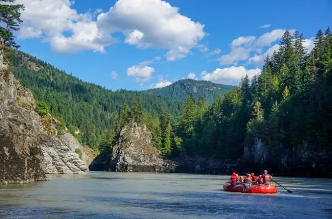 Rafting no rio Fraser: Pule e nade