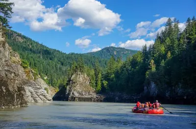 Fraser River Rafting: Spring rein und schwimm mit