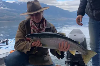 Revelstoke Angeltour: Fliegenfischen & Mittagessen am Ufer