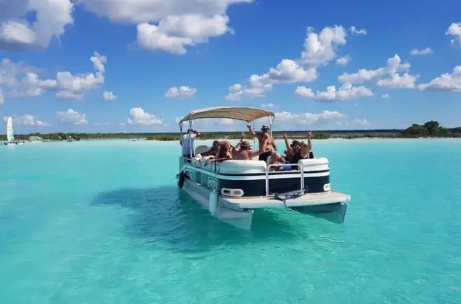 Bacalar Siebenfarbige Lagune Private Bootstour mit Grilloption