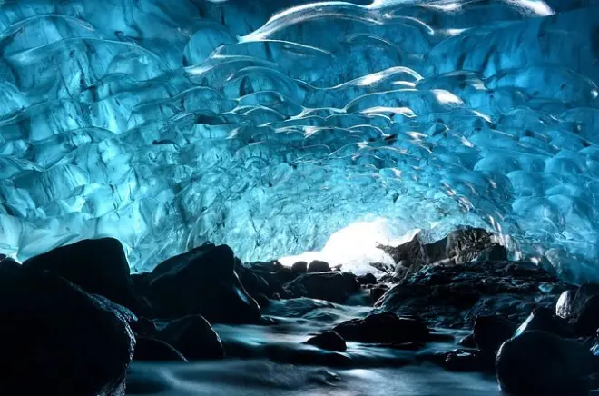 2-Day South Coast Tour from Reykjavik: Ice Cave & Diamond Beach