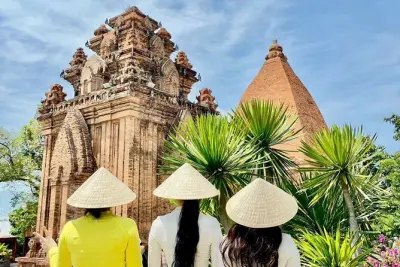 Tour privato di mezza giornata a Nha Trang con auto e guida
