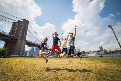 Brooklyn Bridge Park photo session with French photographer