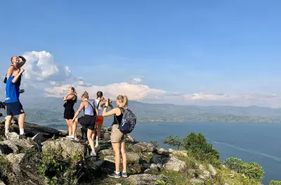 Kayak-Tour auf dem Kivu-See ab Kigali: Kaffee, Inseln & Wandern