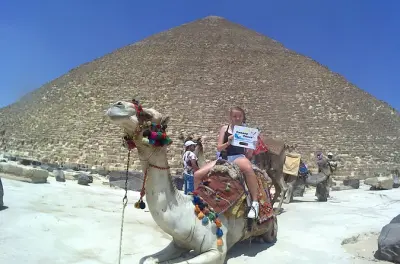 Viagem de um dia às pirâmides de Gizé saindo de Marsa Alam de avião