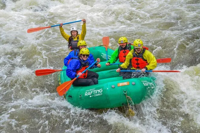 Clear Creek: Rafting em corredeiras classe II-III para famílias