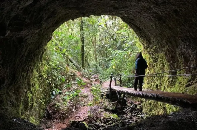 Cascade Santa Rita à Salento : Sentier forestier et balade en ville