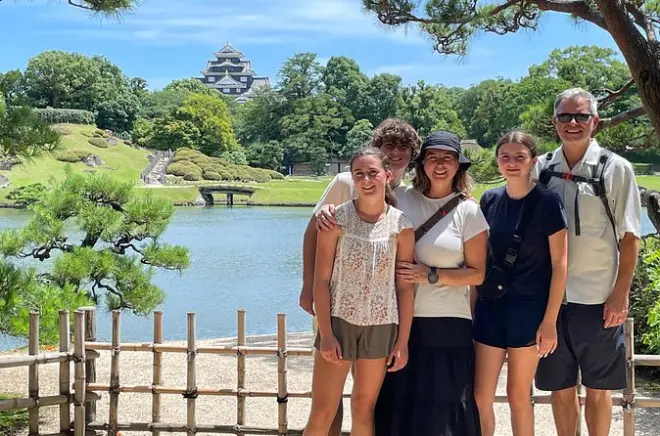 Okayama Private Tour: Korakuen Garden & Castle Visit