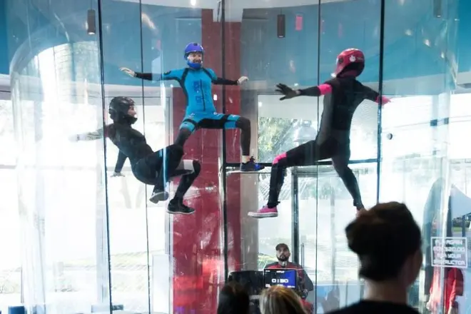Vuelo en túnel de viento en Dallas: 2 vuelos en iFLY