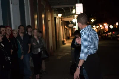 Scopri il lato oscuro di new orleans con un tour di 90 minuti nel french quarter, storie vere alla lalaurie mansion e jackson square, accessibile in sedia a rotelle.