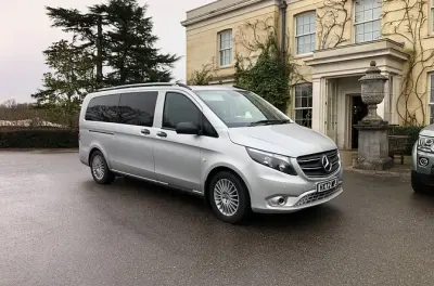De Southampton a Heathrow con paradas en Stonehenge y Windsor