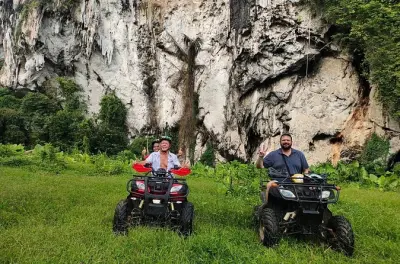 Sentiers de jungle en quad à Krabi avec transfert inclus