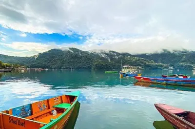 Private Halbtages-Tour zu den Highlights von Pokhara mit dem Auto