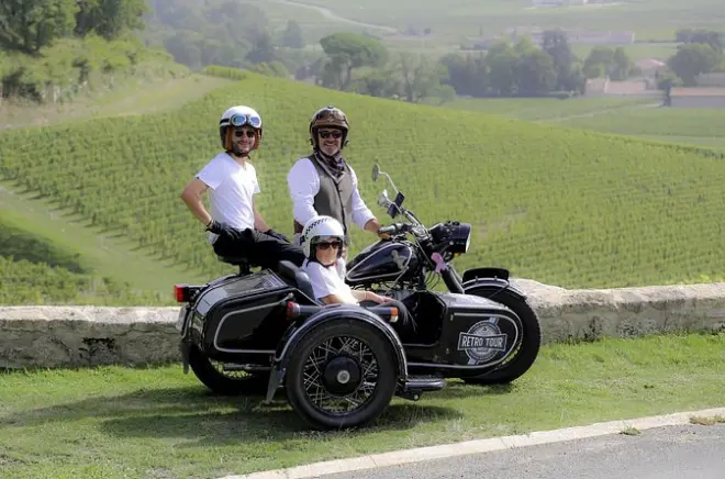 Vintage sidecar tour through Saint-Emilion vineyards: 1h30