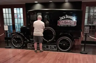 Degustação e visita à destilaria Jack Daniels em Lynchburg