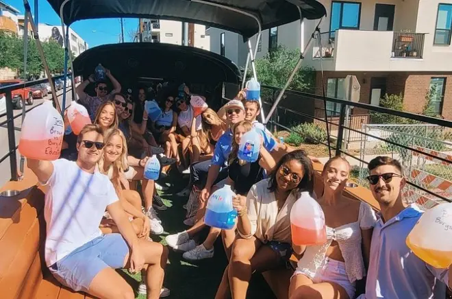 Austin Open-Air Partybus: Zwei Stunden durch Downtown und mehr