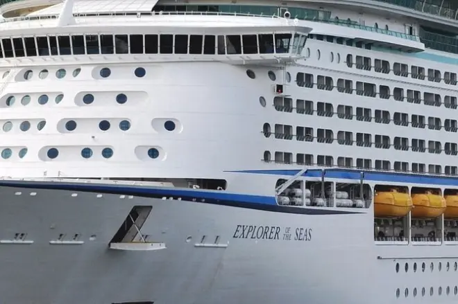 Traslado privado de Ravenna al aeropuerto de Venecia desde Explorer of the Seas