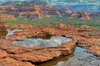 Doe Mountain hike Sedona: Summit red rocks