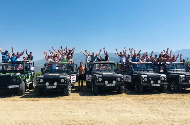 Jeep-Safari und Rafting im Köprülü-Canyon mit Mittagessen inklusive