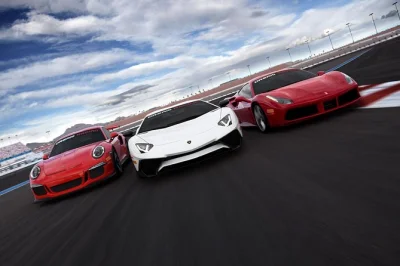 Siente la adrenalina al volante de un lamborghini o ferrari en las vegas motor speedway, con instructor profesional, acceso a lounge y vueltas de reconocimiento. reserva tu día en pista.