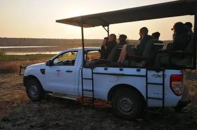 Safari a Victoria Falls tra due parchi nazionali e fauna selvatica