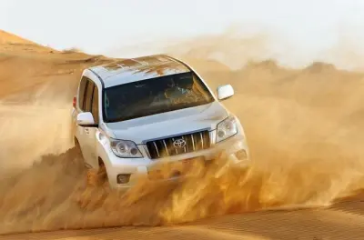 Safari nel deserto Wahiba Sands e Wadi Bani Khalid da Muscat