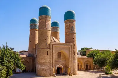 Bukhara saindo de Tashkent: Sítios UNESCO e bazares históricos